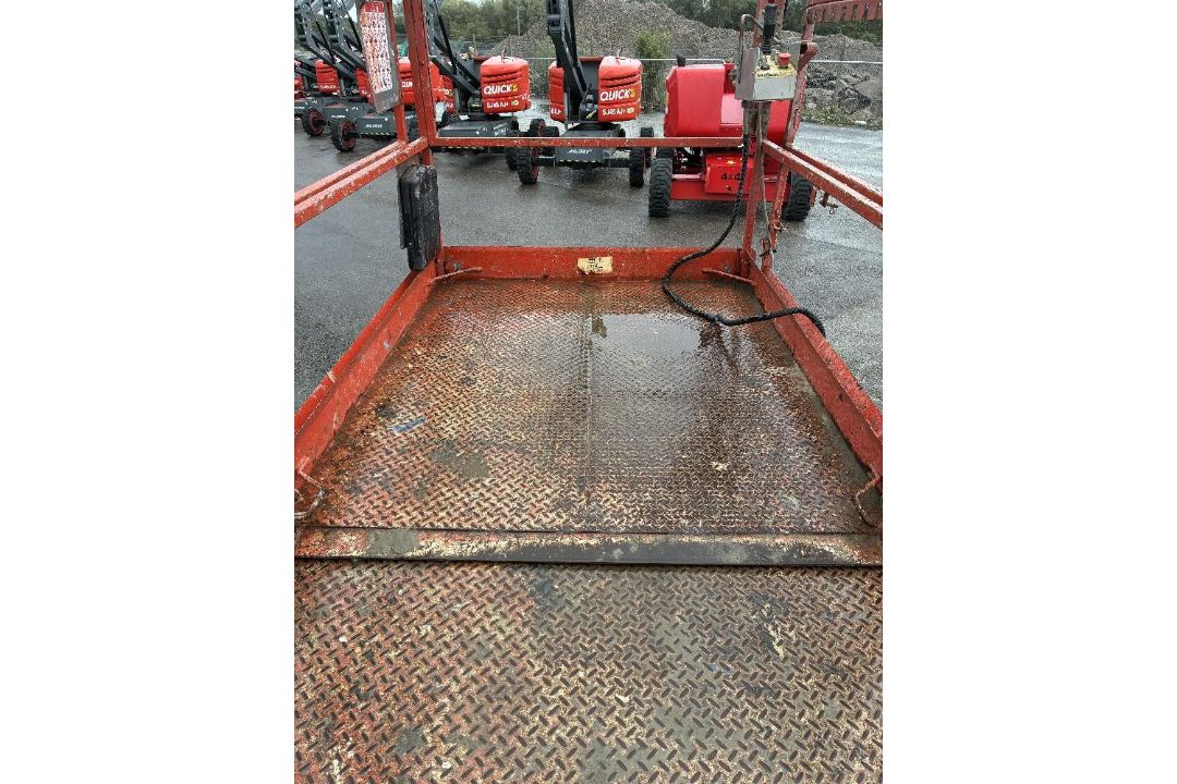 Skyjack SJ6832D 12mtr Diesel Scissor Lift - Image 6 of 16