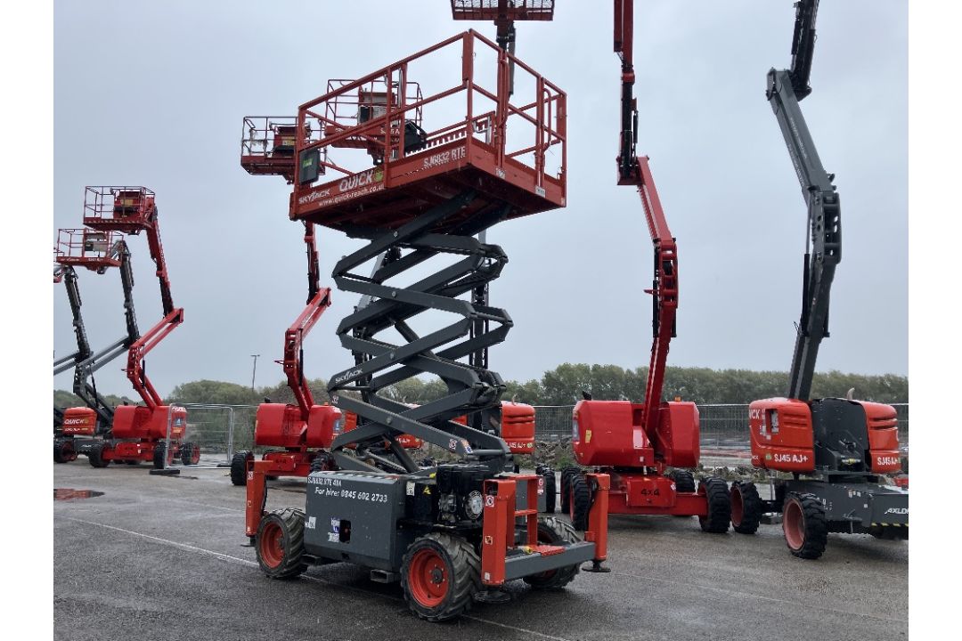 Skyjack SJ6832RT CE 12mtr Electric RT Scissor Lift - Hybrid - Image 8 of 15