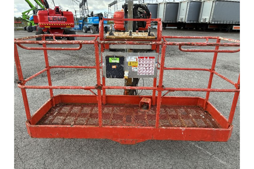 Skyjack SJ85AJ (CE) 26mtr Diesel Articulating Boom with Generator - Image 3 of 23