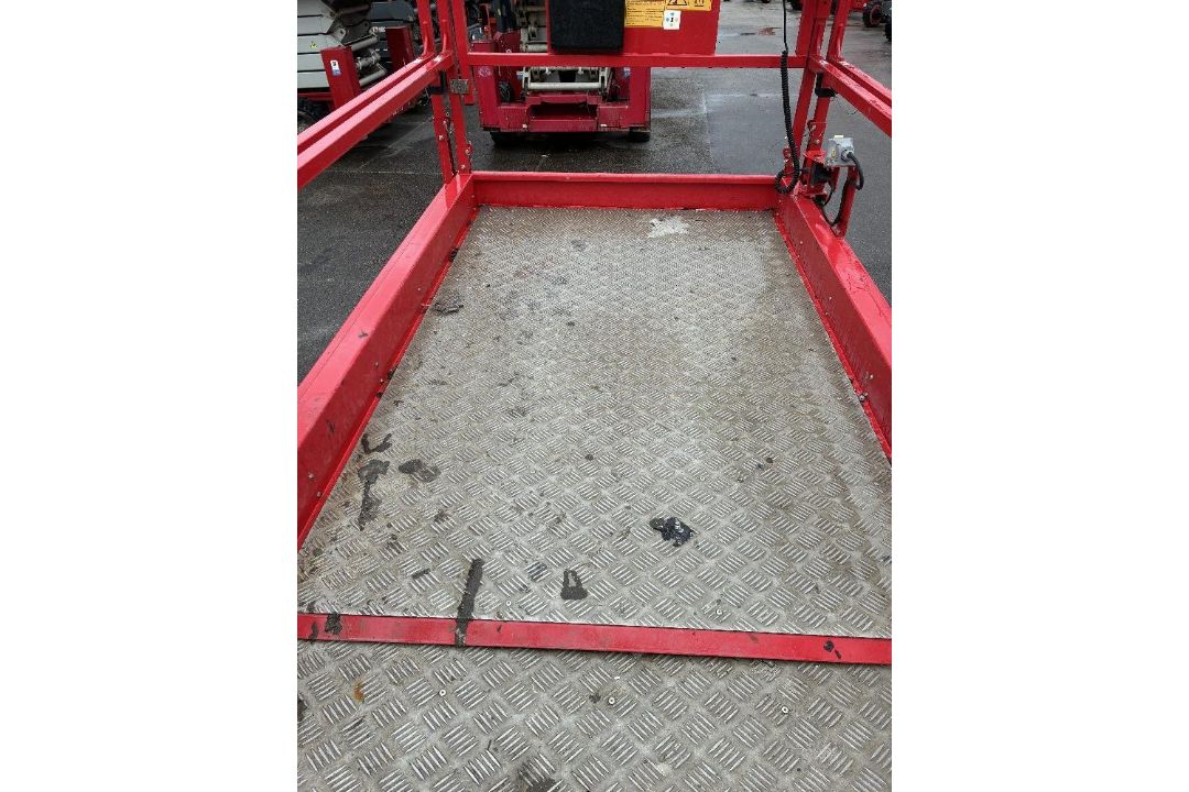 LGMG SR1018D / 3369 RT 12mtr Diesel Scissor Lift - Image 6 of 16