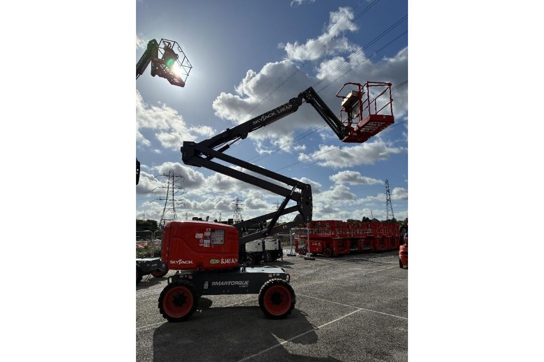 Skyjack SJ45AJXCE 15mtr Diesel Articulating Boom - Image 13 of 19
