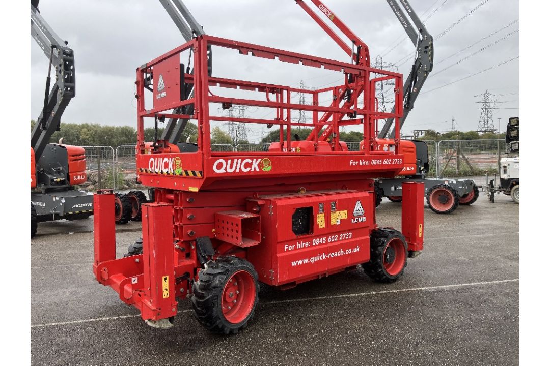 LGMG SR1018D / 3369 RT 12mtr Diesel Scissor Lift - Image 4 of 11