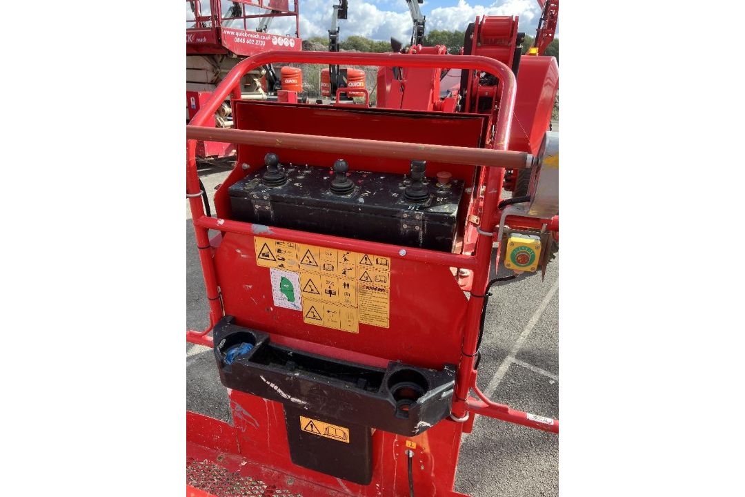 LGMG AR14J 15mtr Diesel Articulating Boom - Image 8 of 15