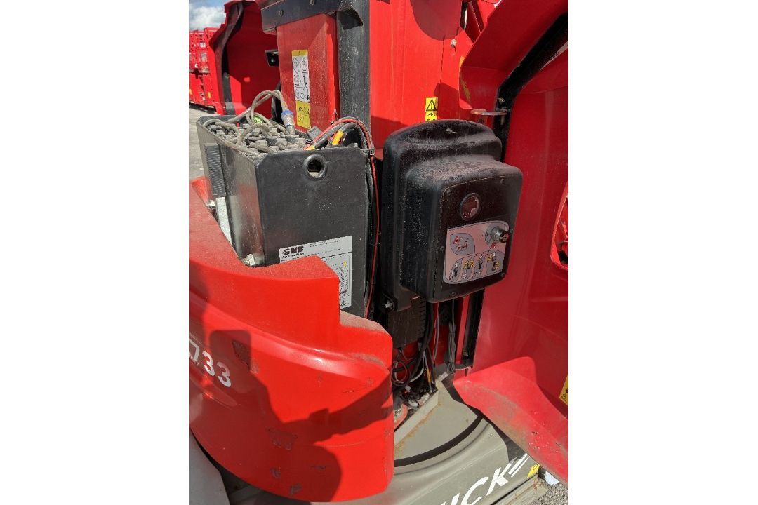 Manitou 100VJR 10 MTR Electric Mast Boom - Image 8 of 14