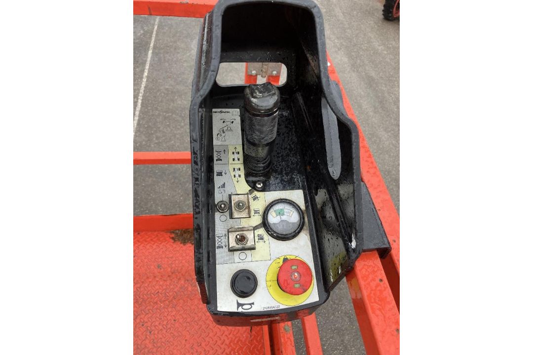Skyjack SJ6832RT CE 12mtr Electric RT Scissor Lift - Hybrid - Image 14 of 15
