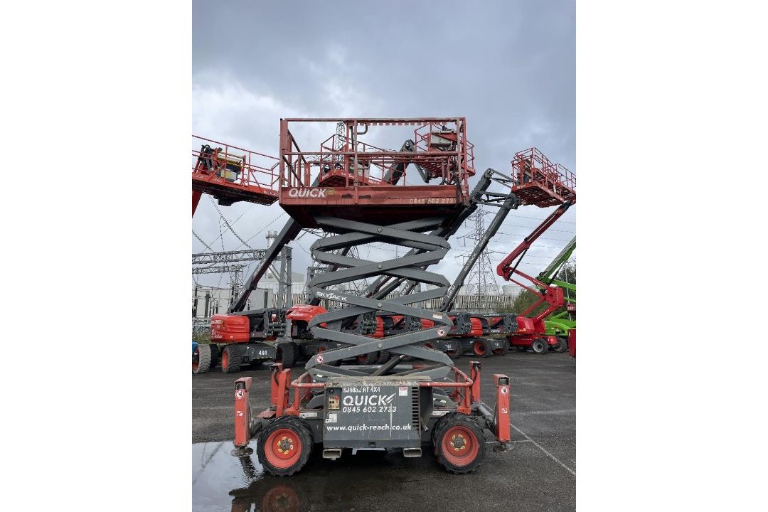 Skyjack SJ6832D 12mtr Diesel Scissor Lift - Image 15 of 25