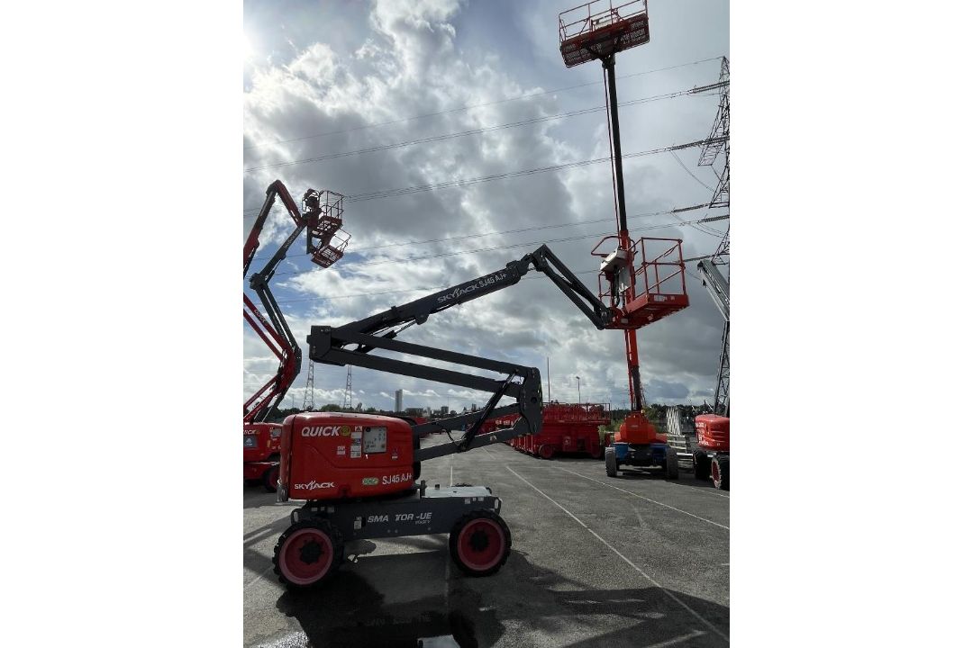 Skyjack SJ45AJ XCAP 15mtr (CE) Diesel Articulated Boom - Image 17 of 18