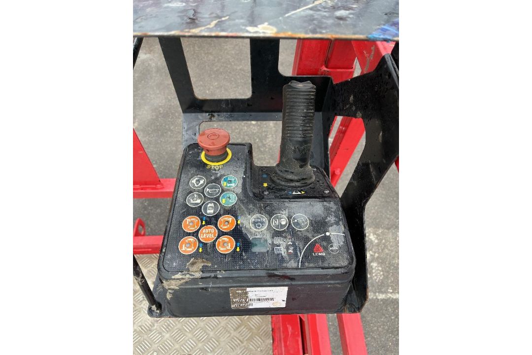 LGMG SR1018D / 3369 RT 12mtr Diesel Scissor Lift - Image 7 of 16