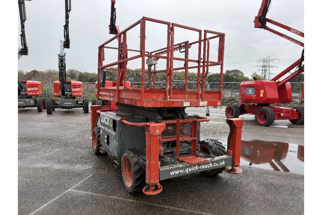 Skyjack SJ6832D 12mtr Diesel Scissor Lift - Image 4 of 16