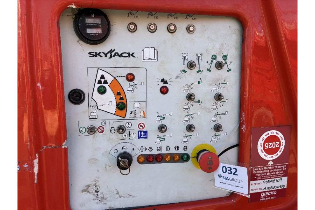 Skyjack SJ85AJ 26mtr Diesel Articulating Boom & Generator - Image 24 of 25