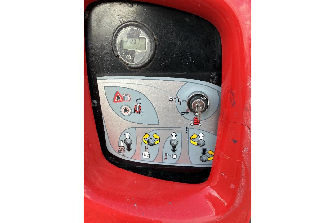 Manitou 100 VJR 10 MTR Electric Mast Boom - Image 7 of 10
