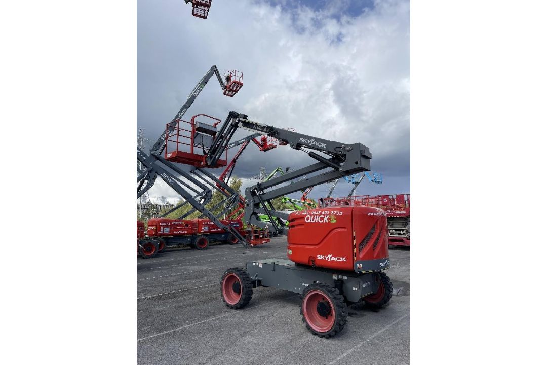 Skyjack SJ45AJ XCAP 15mtr (CE) Diesel Articulated Boom - Image 16 of 18