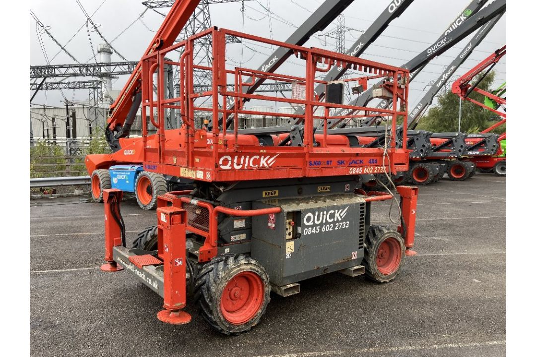 Skyjack SJ6832D 12mtr Diesel Scissor Lift - Image 4 of 12