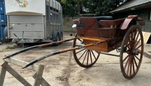 GOVERNESS CART, a well-presented, varnished dark wood cart in smart condition, to suit 13.2 to 15hh.