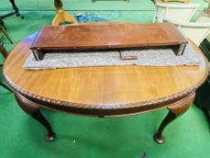 Edwardian mahogany oval wind out dining table