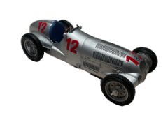 Mercedes-Benz W125 1937 1:18 Scale CMC M-052 LE 2091/3000