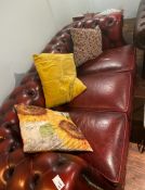 1 x Oxblood Chesterfield 3-Seater Sofa With Scatter Cushions - (HxWxD) 700 X 1850 X 900mm - Ref: