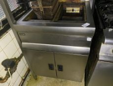 1 x LINCAT Twin Basket Gas Fryer In Working Order - (HxWxD) 1100 X 600 X 700mm - Ref: PA060/86 -