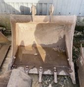 1 x Large Construction Digger Excavator Bucket - CL985 - NO VAT ON THE HAMMER - Location: Cheshire