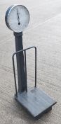 1 x Heavy Duty 200LB Platform Scales - Dimensions: H118 x W35 x D53cm - Ref: K601 WH2 - CL011 -