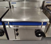 1 x Blue Seal Evolution Electric Tilting Bratt Pan - Dimensions: H91 x W90 x D812 cms
