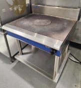 1 x Blue Seal Evolution Gas Target Grill - Dimensions: H90 x W90 x D81 cms