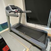 1 x Precor 956i/C966i Heavy Duty Commercial Treadmill - Powered Up and Working