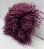 1 x Small Purple Cushion - 28X28cm - Ref: CNT750/B6-7 - CL845 - NO VAT ON THE HAMMER - Location: