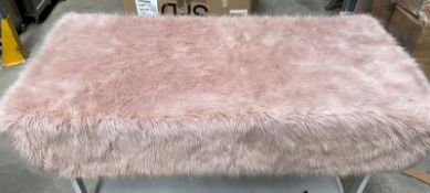 1 x Pink Fur Throw - Ref: CNT750/BB2-3 - CL845 - NO VAT ON THE HAMMER - Location: Altrincham