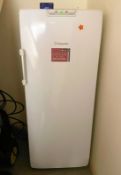1 x Hot Point FZ150 Upright Five Drawer Freezer - Good Working Order