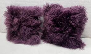 1 x Pair Of Medium Purple Cushions - 40X40cm - Ref: CNT750/B6-7 - CL845 - NO VAT ON THE HAMMER -