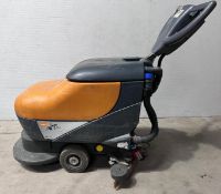 1 x TASKi Swingo 450B Floor Scrubber With LiFETech Charger - Ref: K669 - CL999 - Location: