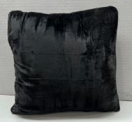 1 x Large Black Cushion - 63X63cm - Ref: CNT750/B5-7 - CL845 - NO VAT ON THE HAMMER - Location: