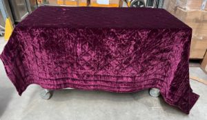 1 x Purple Bed Throw - 300X285cm - Ref: CNT750/BB3-3 - CL845 - NO VAT ON THE HAMMER - Location: