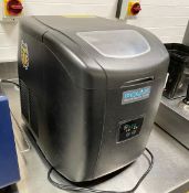1 x Polar Countertop Ice Machine - Model T315-02 - 230v