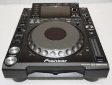 1 x PIONEER CDJ-2000NXS Professional-Grade Digital CD/USB/SD DJ Deck - Ref: VKH200 - WH2/PAL3 -