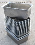 18 x Large Stainless Steel Gastro Cooking Pans - CL694 - Ref: WAH304 - Location: Altrincham WA14