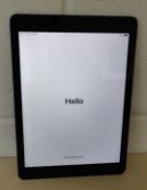 1 x Apple iPad - Model A1474 - Spares or Repairs