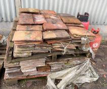 Large Assortment of Reclaimed Red Roof Tiles, Approximately 200 pcs - CL985 - NO VAT ON THE HAMMER -