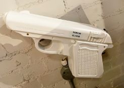 1 x Wall Mounted Hand Gun Lamp - 43cm