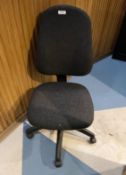1 x Swivel Office Chair