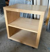 1 x Small Mobile Shelf / Bedside Unit on Castors - CL985 - NO VAT ON THE HAMMER - Location: Cheshire