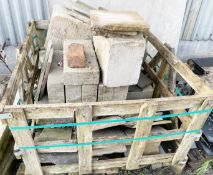 Assortment of Reclaimed Slate Tiles and Breeze Blocks - CL985 - NO VAT ON THE HAMMER - Location: