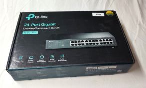 1 x TP Link 24 Port Gigabit Desktop / Rackmount Switch - Boxed with Accessories - Model TL-SG1024D
