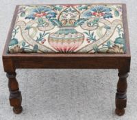 1 x Vintage Upholstered Sewing Stool - Ref: DRS106 - CL1003 - Location: Altrincham