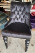 1 x Black Velvet Upholstered Button-Back Scoop Chair - CL985 - NO VAT ON THE HAMMER - Location: