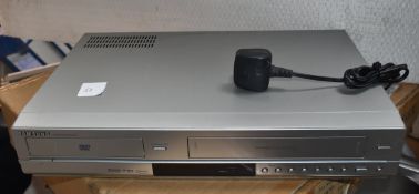 1 x SAMSUNG Dvd-V6700S/Xeu Combi Vcr / Dvd Player - Ref: K469/DVD-V6700S - CL011 - Location: