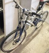 1 x Marin Manitou Mountain Bike with Torque Tube Design - CL985 - NO VAT ON THE HAMMER - Location: