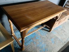 1 x Solid Wood Farmhouse Table with Turned Legs - CL985 - NO VAT ON THE HAMMER - Location: