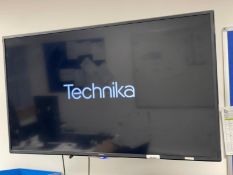 1 x Technika 40 Inch Television with Wall Mount Bracket
